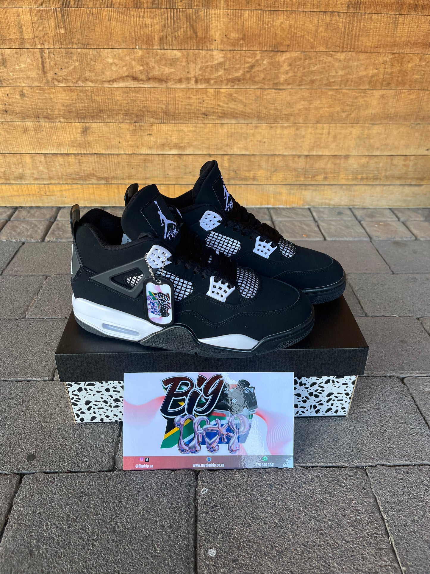 AIR JORDAN 4 ‘white thunder ’