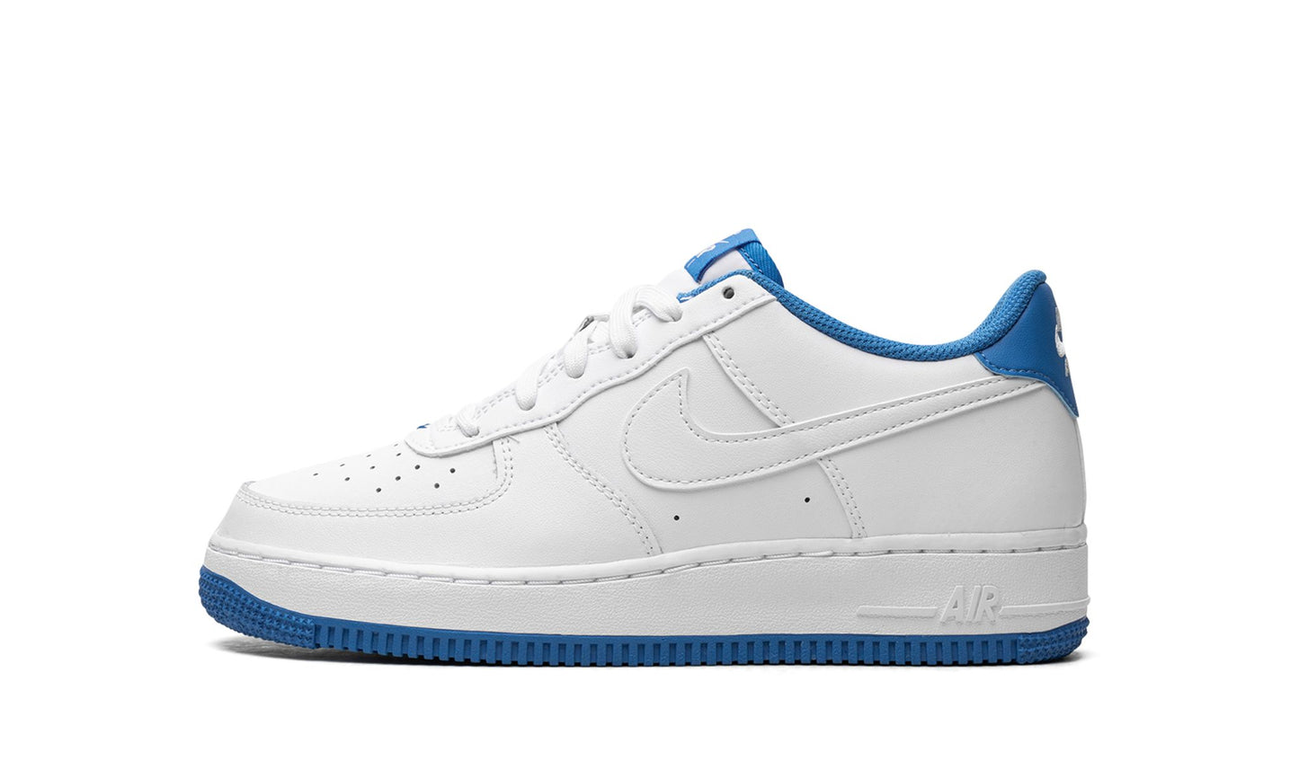 Kids Air Force 1 Low ESS GS "White / Light Photo Blue"