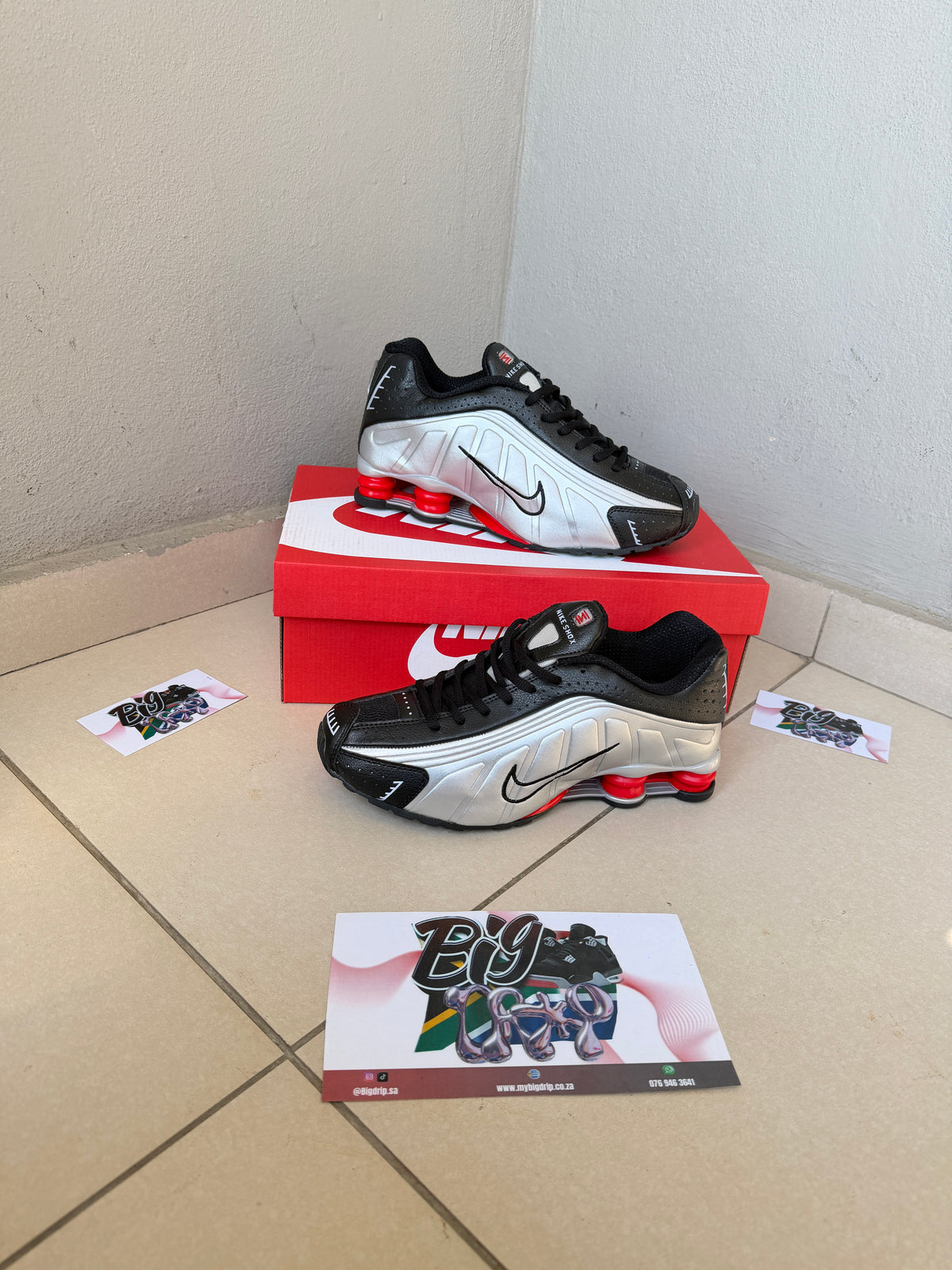 SHOX R4 “black/grey/silver/red”