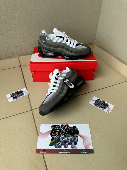 Airmax 95 “OG” photon dust