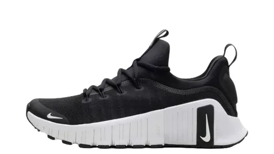 Free metcon 6 “ white/black “