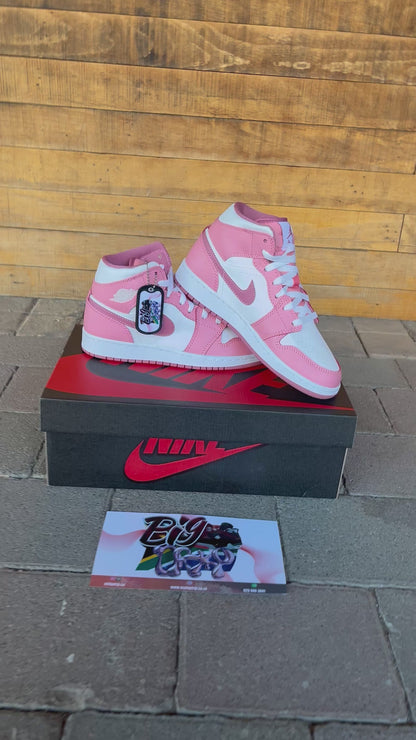 AIR JORDAN 1 MID “VALENTINE'S DAY”